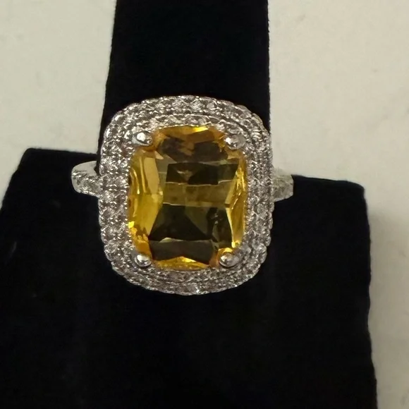 Elegant Yellow and Silver Women's Ring - Picture 2 of 6